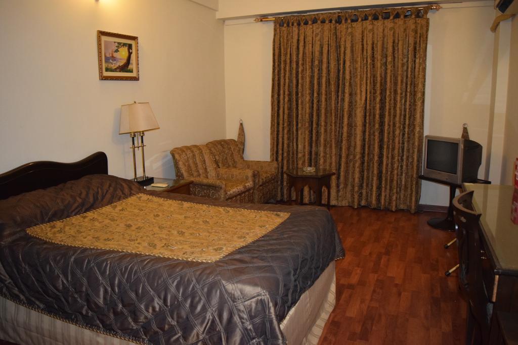 Carlton Tower Hotel Lahore Zimmer foto